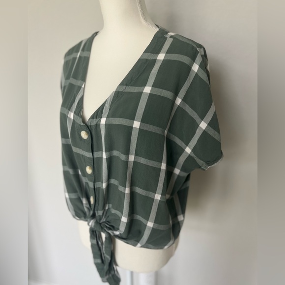 Universal Thread Target Sage Green Plaid Cropped Shirt with front tie XL - Picture 2 of 9
